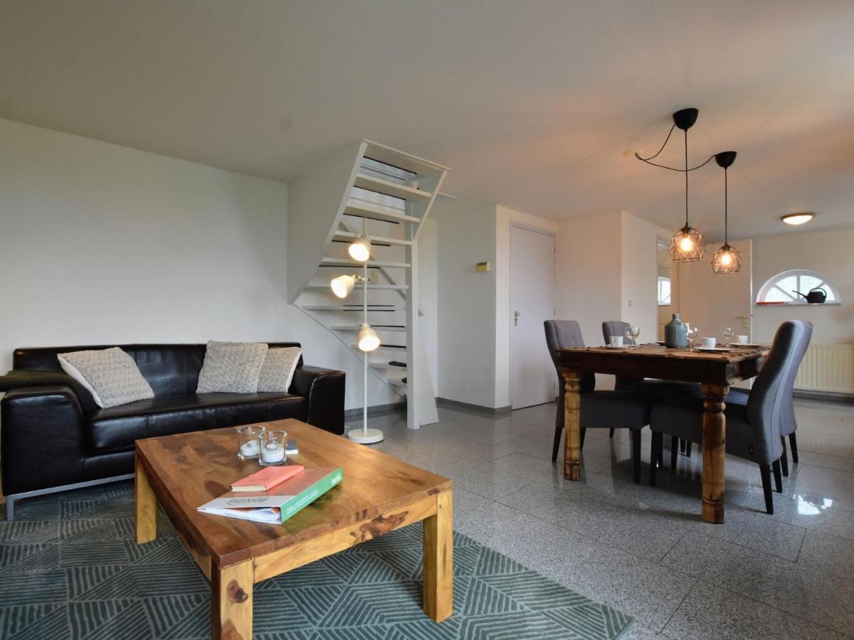 Vakantiehuis Modern Holiday Near With Hill View